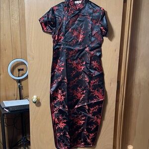 Chic Black and Red Floral Midi Dress